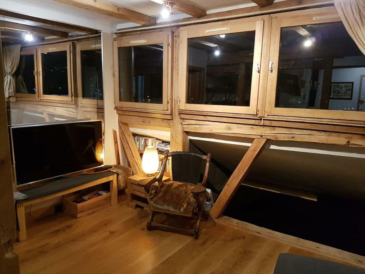 Beautiful In Centre With Superb Mountain Views Apartment *