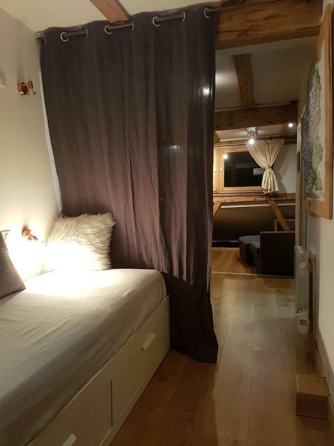 Beautiful In Centre With Superb Mountain Views Apartment